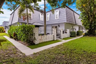 12039 Basin St N, Wellington: photo 1 of 40