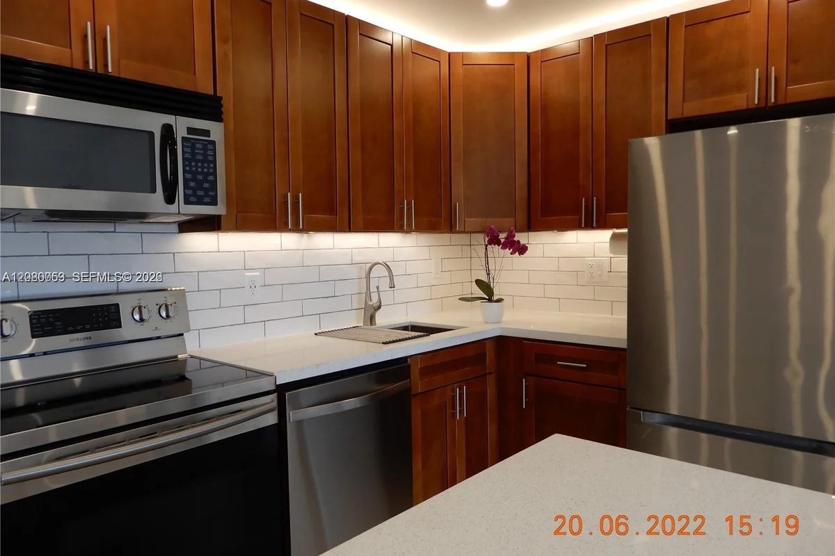 7175 NW 179th St #307, Hialeah: photo 1 of 32