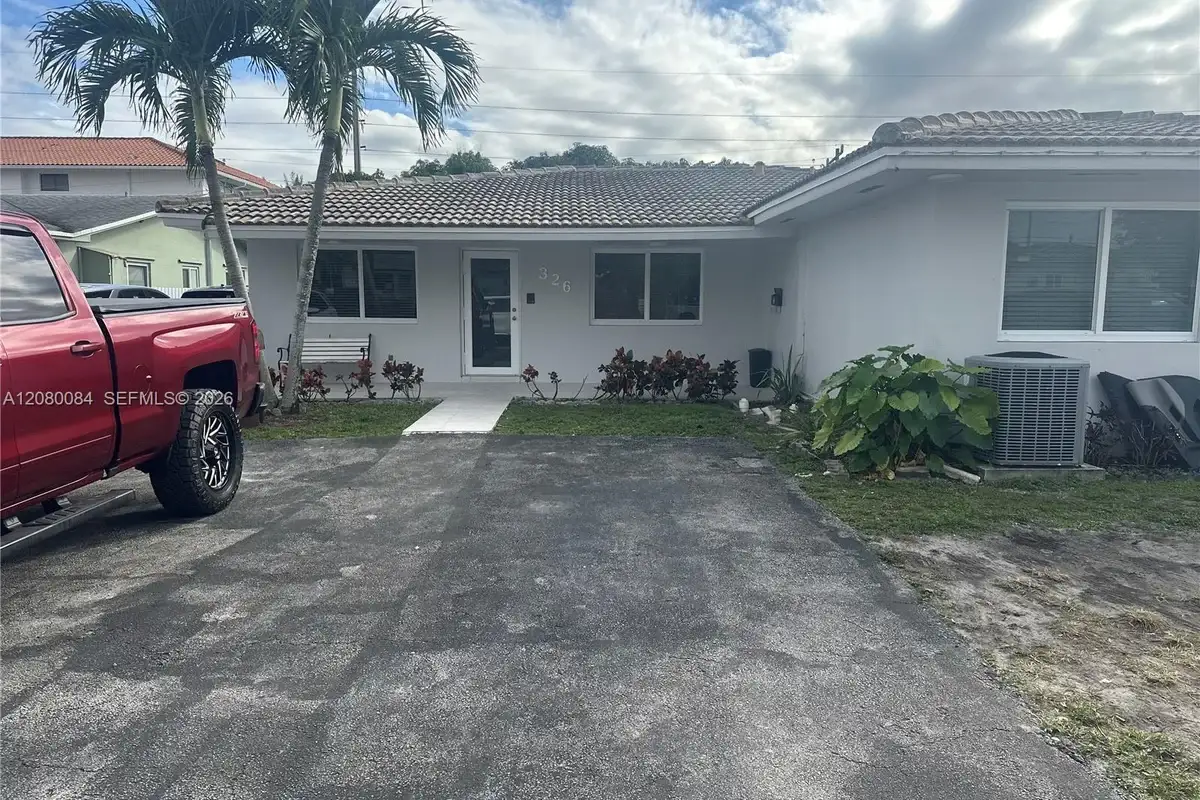 326 E 34th St, Hialeah: photo 1 of 22