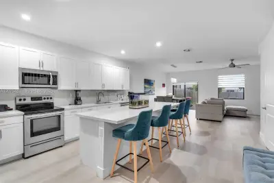 25057 SW 108th Ave, Homestead: photo 1 of 23