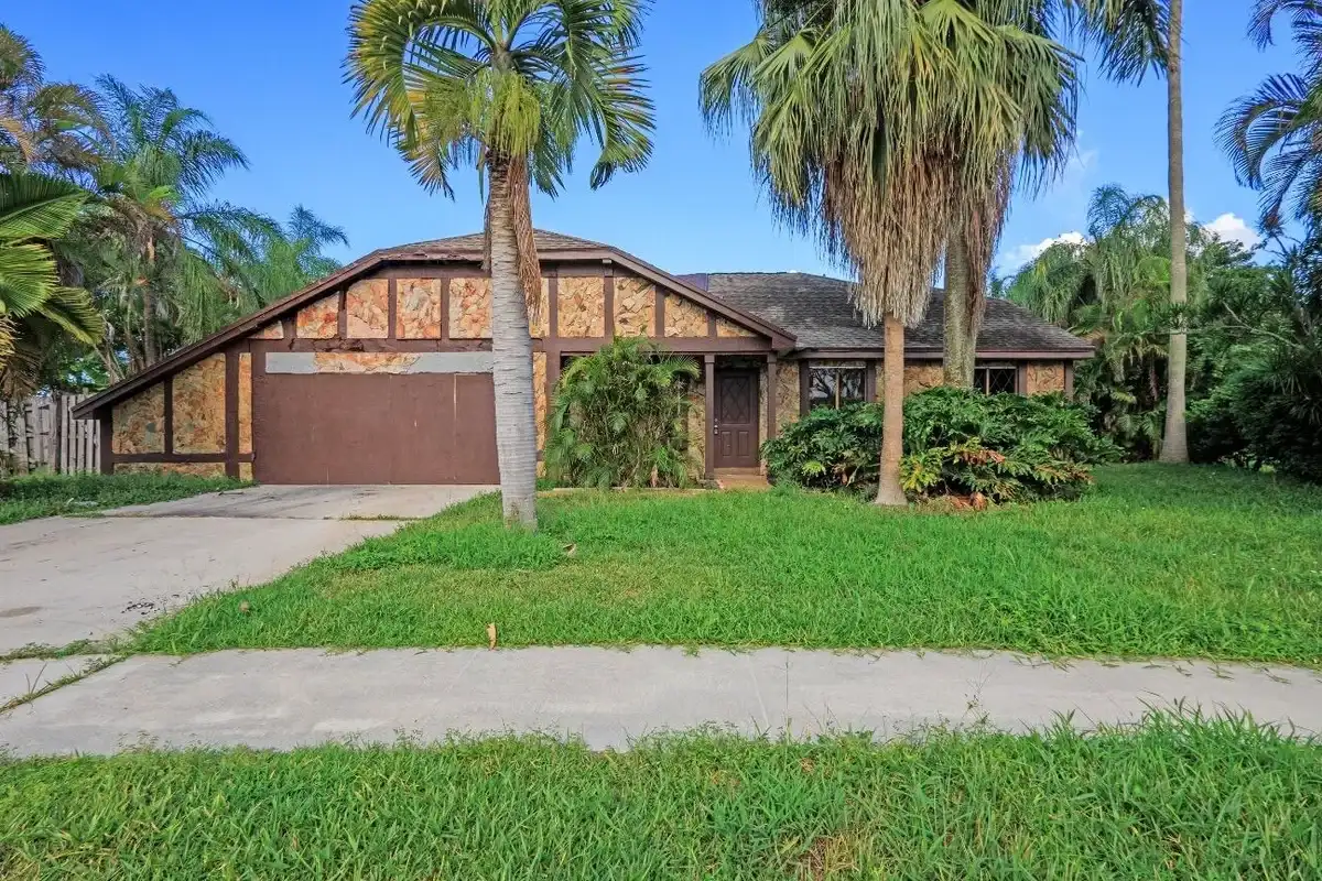 15801 W Wind Cir, Sunrise: photo 1 of 33