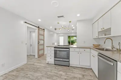 4641 SW 25th Ter, Dania Beach: photo 1 of 26