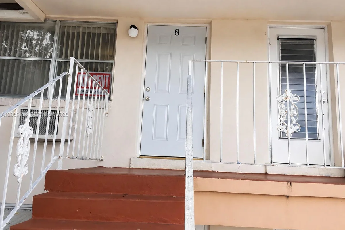 1816 Mckinley St #8, Hollywood: photo 1 of 8