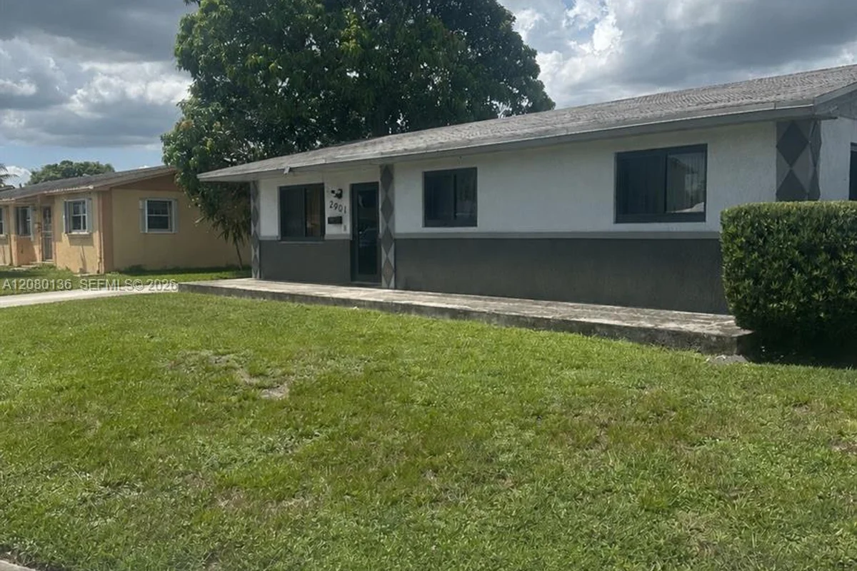 2901 NW 209th Ter, Miami Gardens: photo 1 of 15