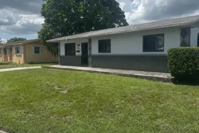 2901 NW 209th Ter, Miami Gardens: photo 1 of 15