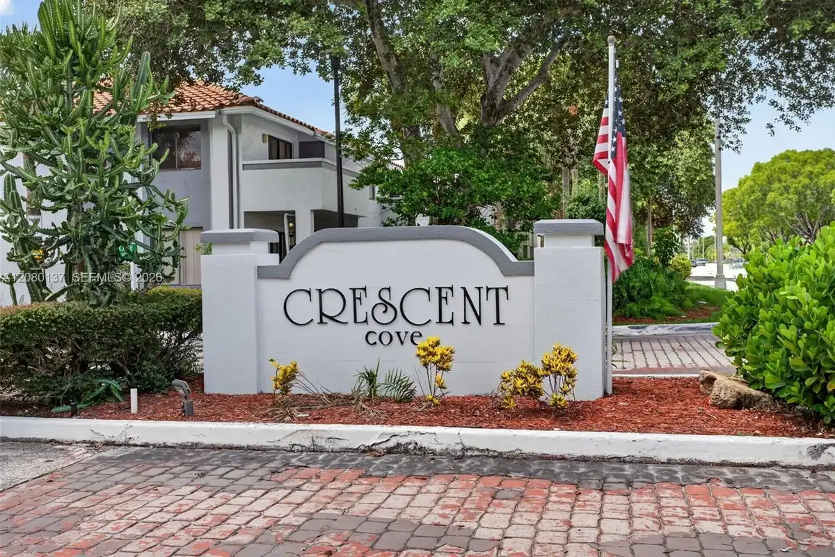 8345 Coral Lake Manor, Coral Springs: photo 1 of 28