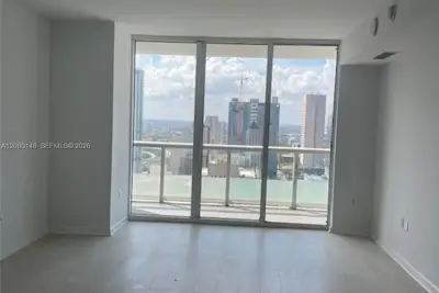 50 Biscayne Blvd #3407, Miami: photo 1 of 9