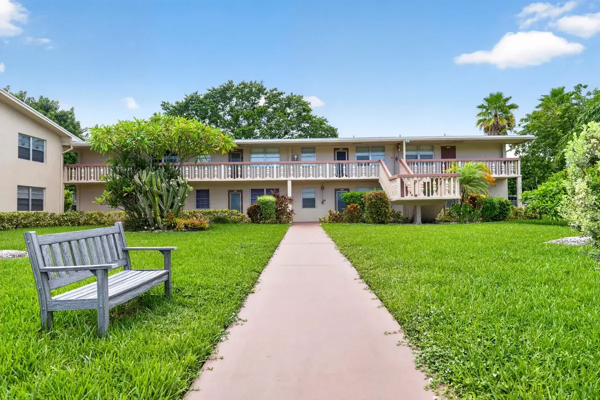 64 Upminster C, Deerfield Beach: photo 1 of 23