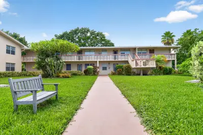 64 Upminster C, Deerfield Beach: photo 1 of 23