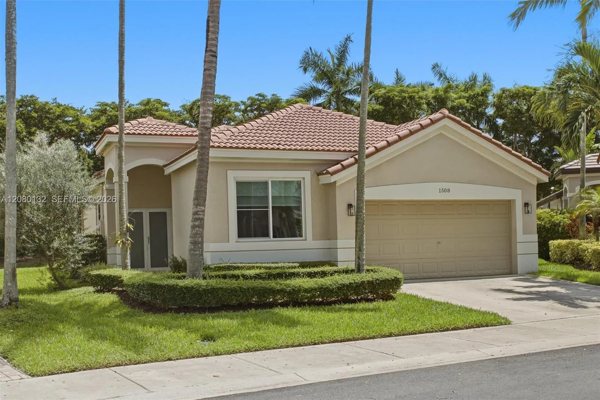 1508 Winterberry Ln, Weston: photo 1 of 37