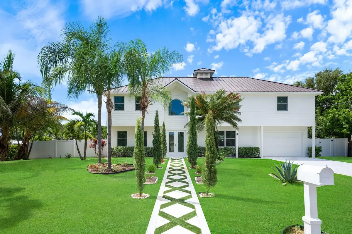100 Norwood Rd, Jupiter: photo 1 of 31