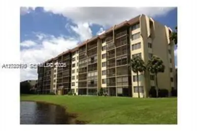 3150 W Rolling Hills Cir #403, Davie: photo 1 of 9