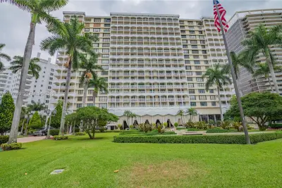 9801 Collins Ave #12Q, Bal Harbour: photo 1 of 29