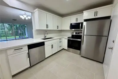 1101 NE 191st St #H101, Miami: photo 1 of 22