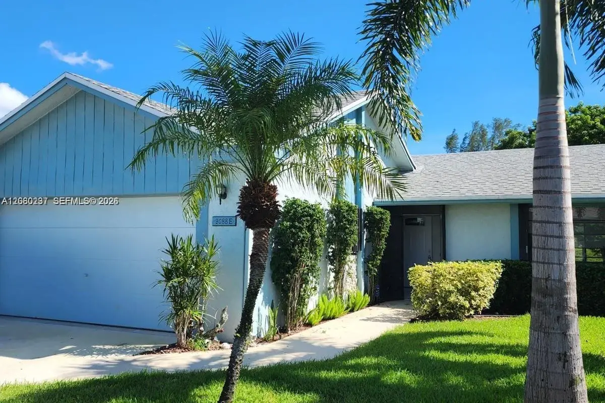 9088 SW 22nd St #E, Boca Raton: photo 1 of 27