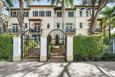 3281 Estancia Ln, Boynton Beach: photo 1 of 43
