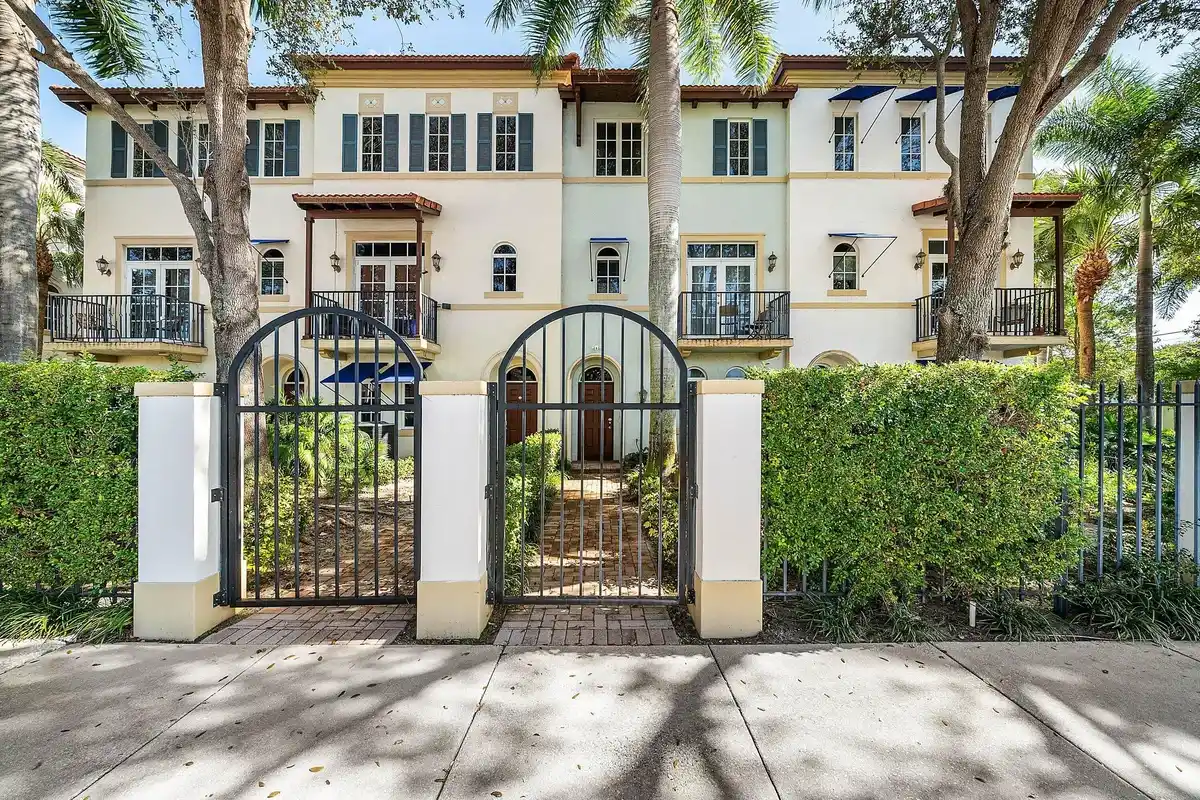 3281 Estancia Ln, Boynton Beach: photo 1 of 43