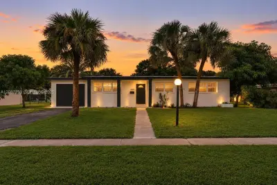 6885 NW 14th Ct, Plantation: photo 1 of 33