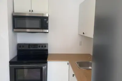 8211 Biscayne Blvd #3, Miami: photo 1 of 13