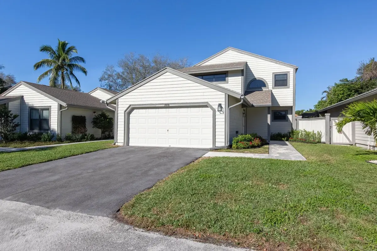 2478 Bedford Mews Dr, Wellington: photo 1 of 20