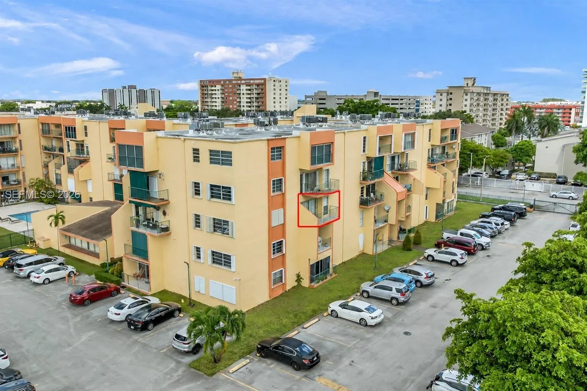 1975 W 44th Pl #A302, Hialeah: photo 1 of 30