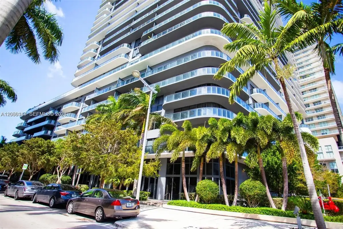 121 NE 34th St #2616, Miami: photo 1 of 41