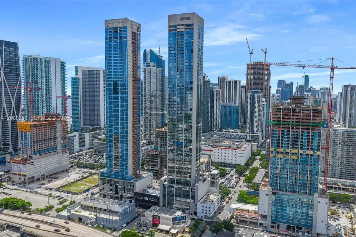 20 NE 11th St #Executive 09, Miami: photo 1 of 29