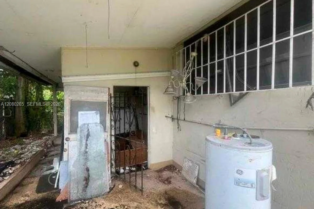 3708 NW 12th Ave, Miami: photo 1 of 13