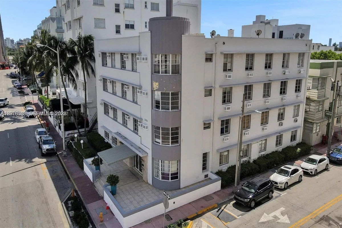 3030 Collins Ave #4B, Miami Beach: photo 1 of 22