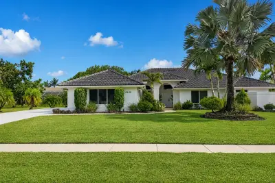 15545 Meadow Wood Dr, Wellington: photo 1 of 17