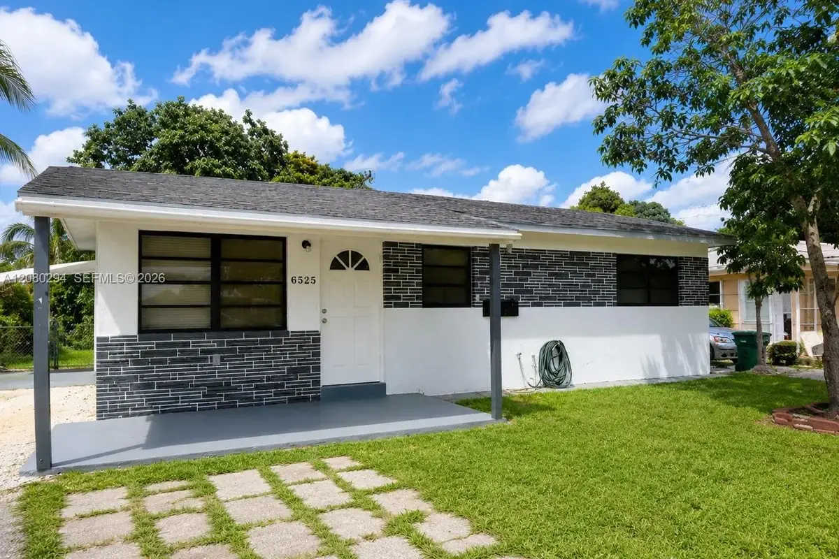 6525 SW 25th St, Miramar: photo 1 of 7