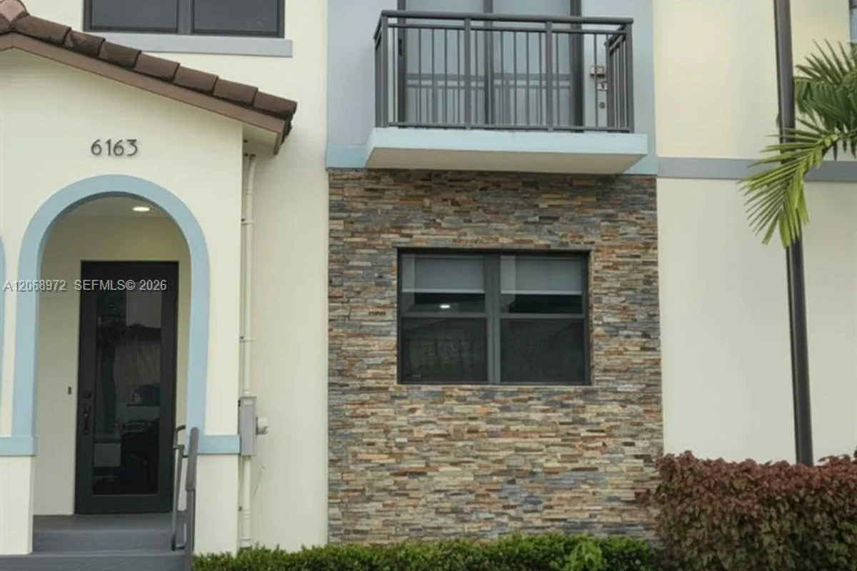 6163 SW 36th Ct, Miramar: photo 1 of 21