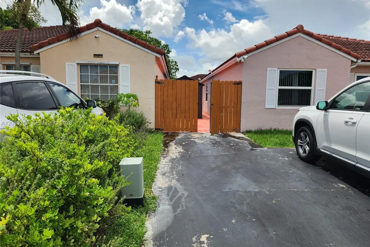 15014 SW 130th Ct #1, Miami: photo 1 of 11