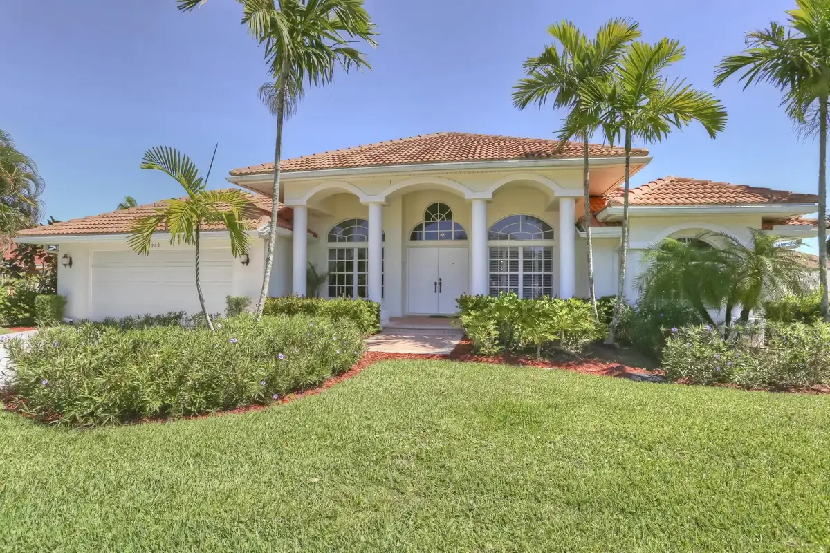 2962 Bolton Ct, Wellington: photo 1 of 14