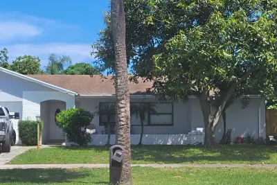 4010 N Shore Dr, West Palm Beach: photo 1 of 15