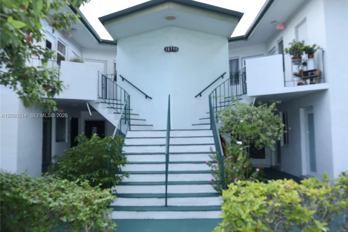 18790 NE 18th Ave #231, Miami: photo 1 of 23