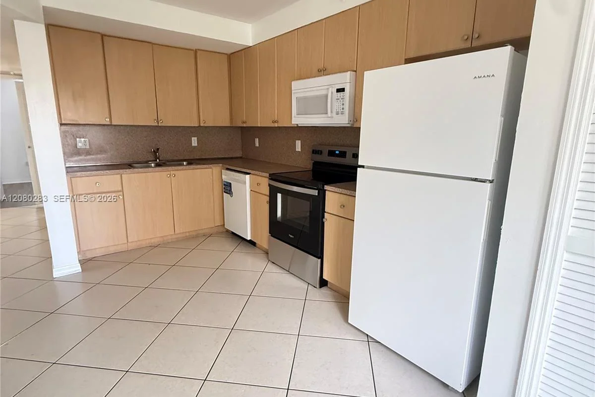 22931 SW 88th Pl #105, Cutler Bay: photo 1 of 7