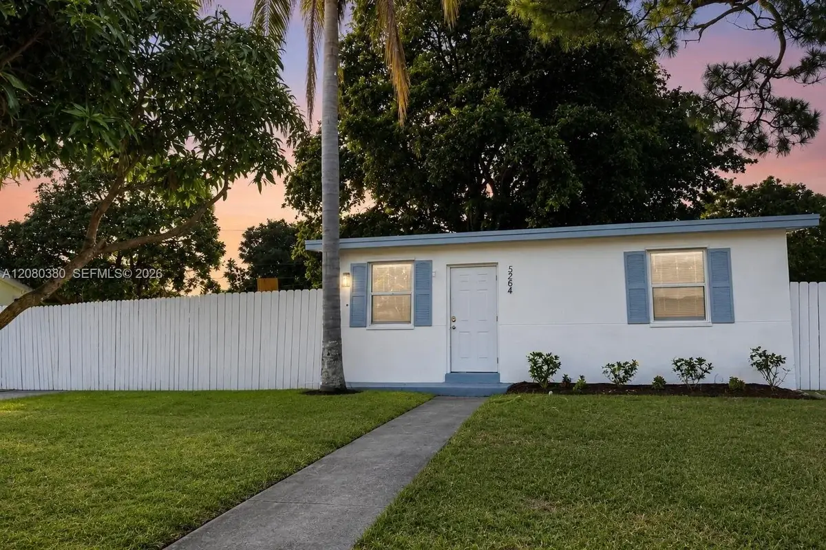 5264 NE 20th Ave, Pompano Beach: photo 1 of 9