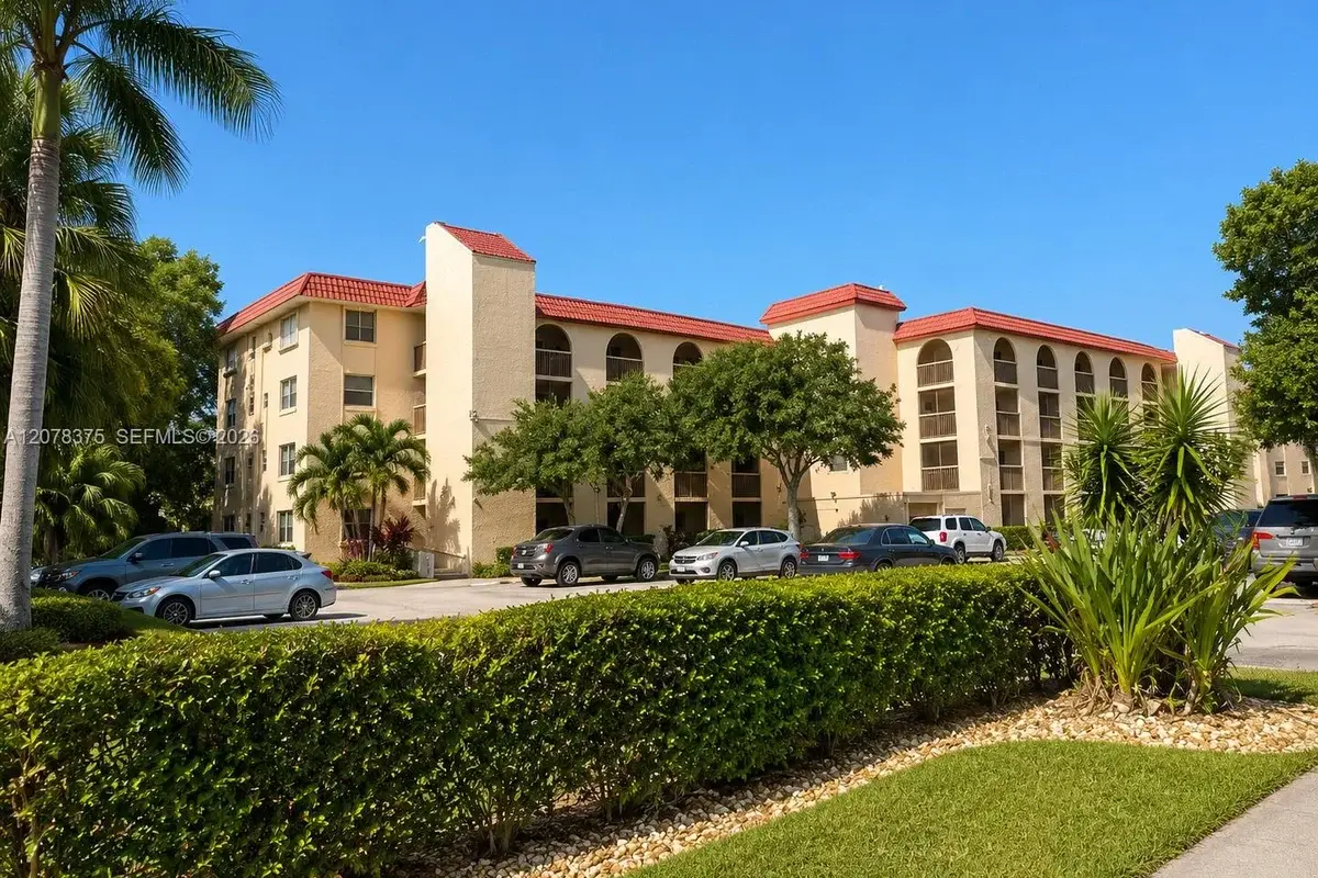 3261 Holiday Springs Blvd #401, Margate: photo 1 of 64