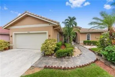 9140 Cypress Hollow Dr, Palm Beach Gardens: photo 1 of 4