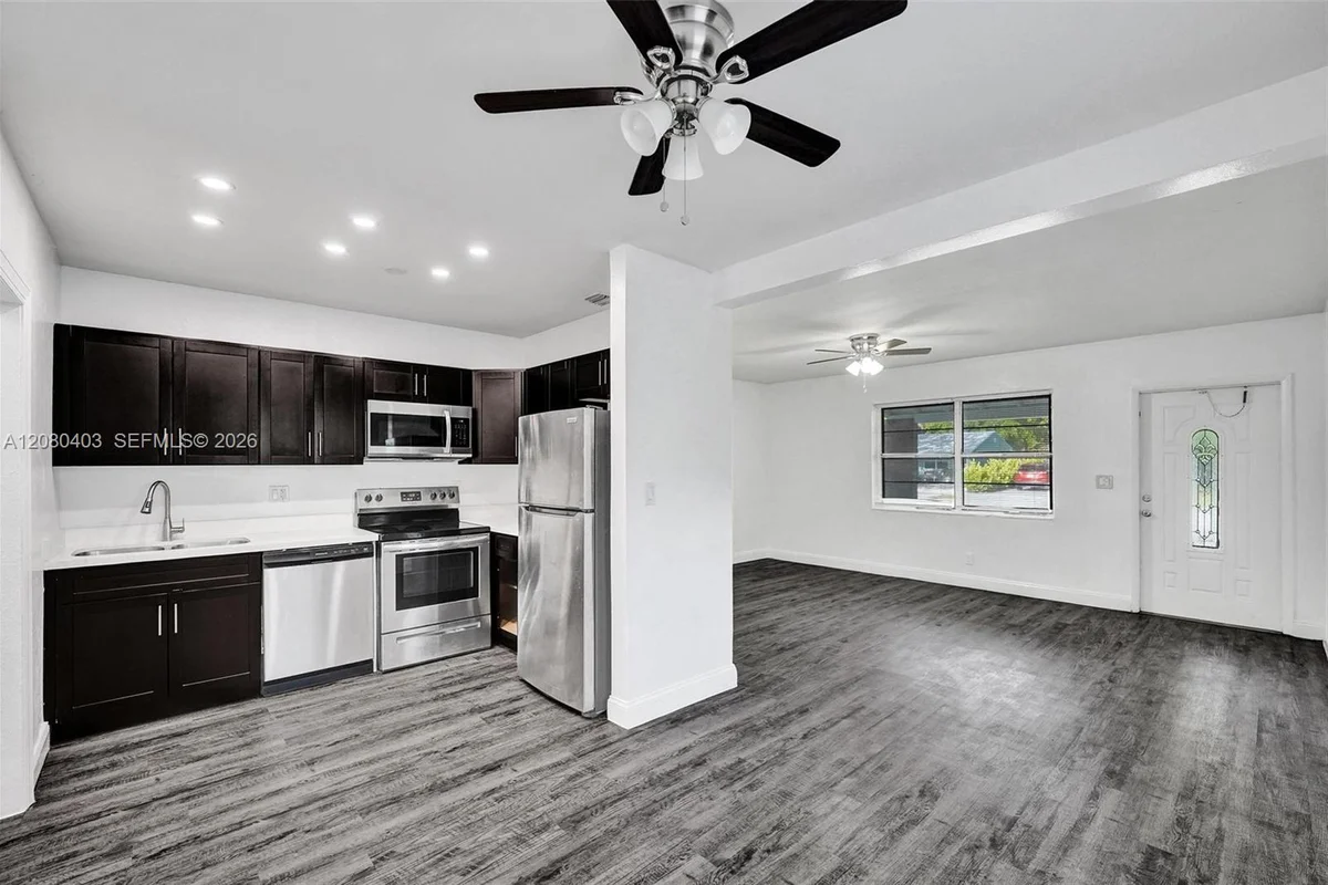 1516 NW 6th Ave, Fort Lauderdale: photo 1 of 29
