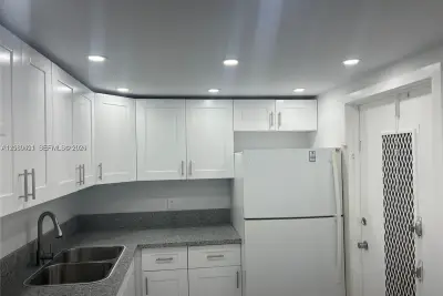 616 NW 13th St #17, Boca Raton: photo 1 of 21