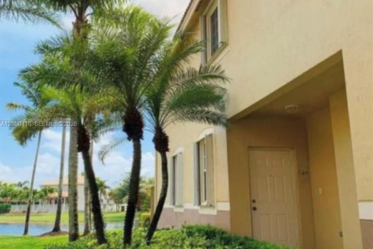 3790 San Simeon Cir #1, Weston: photo 1 of 14