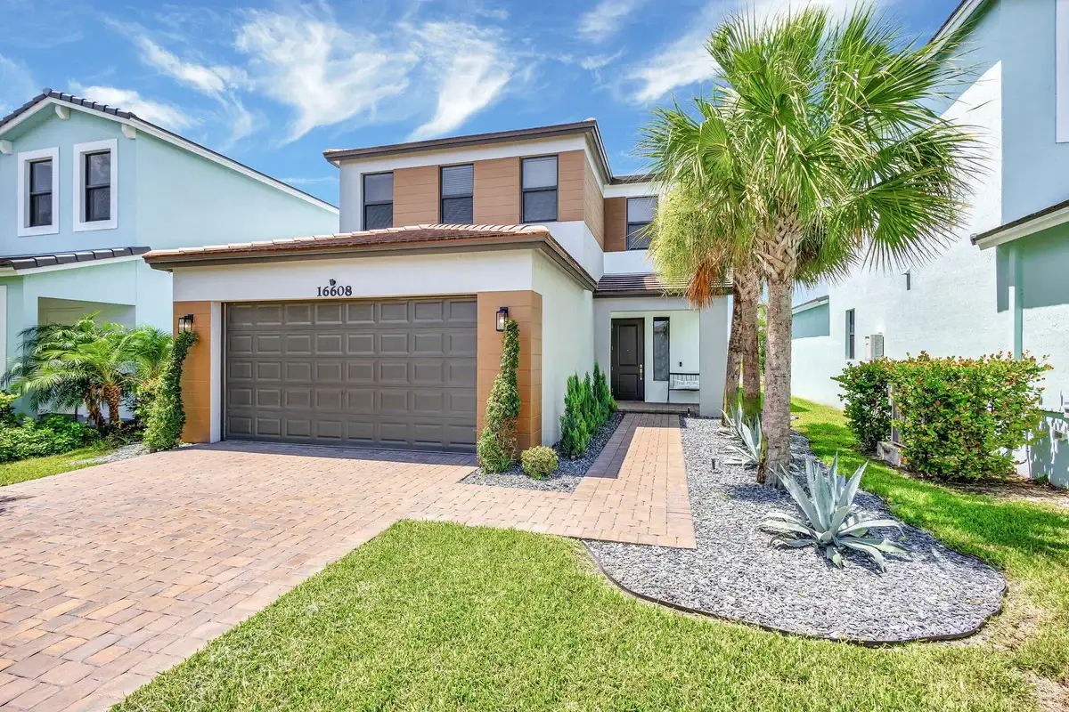 16608 Cove Rd, Westlake: photo 1 of 91