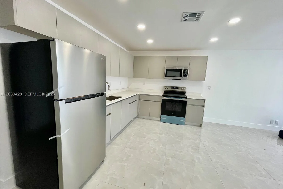 5800 NW 27th Ct, Lauderhill: photo 1 of 13