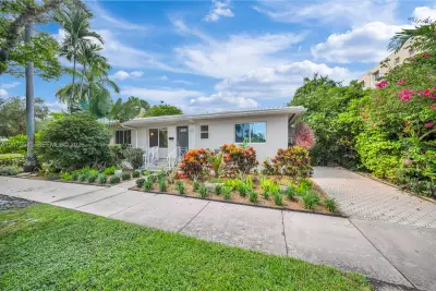 3145 Segovia St, Coral Gables: photo 1 of 22