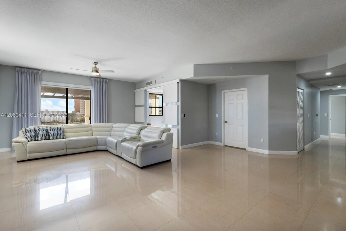 8390 SW 72nd Ave #612, Miami: photo 1 of 28
