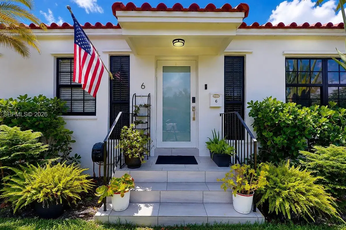 6 Carmona Ave, Coral Gables: photo 1 of 60