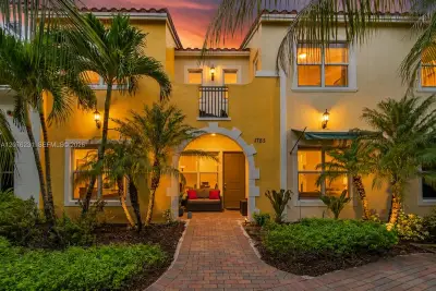 1785 NW 124th Pl, Pembroke Pines: photo 1 of 43