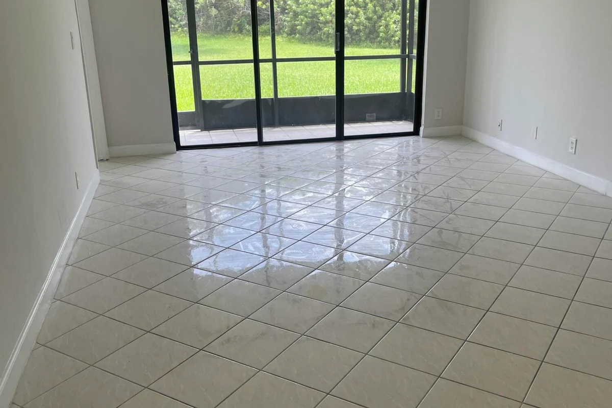 6301 N University Dr #118, Tamarac: photo 1 of 11